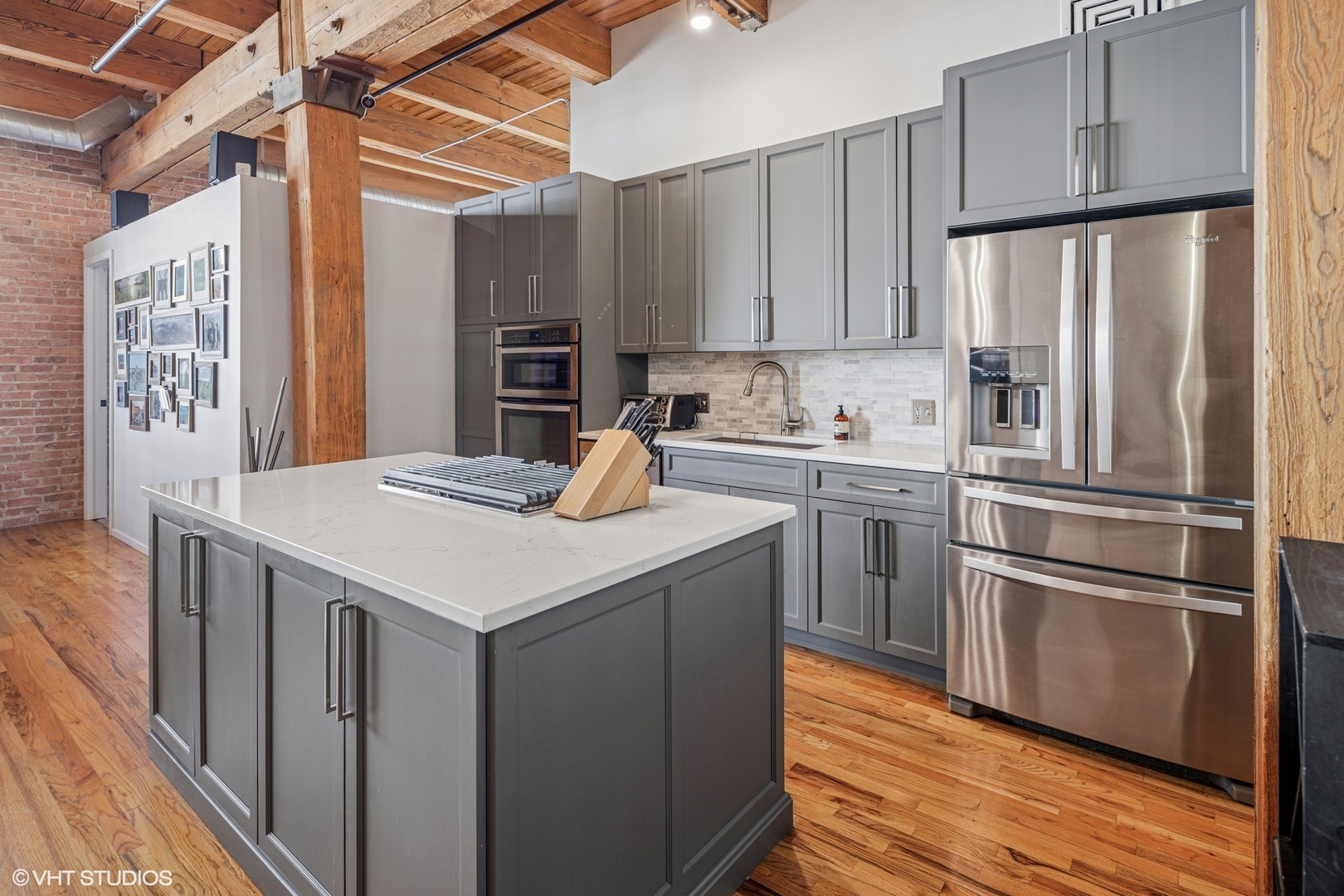 728 W Jackson Boulevard Unit: 423