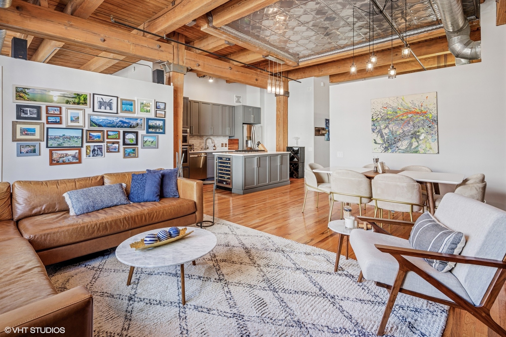 728 W Jackson Boulevard Unit: 423