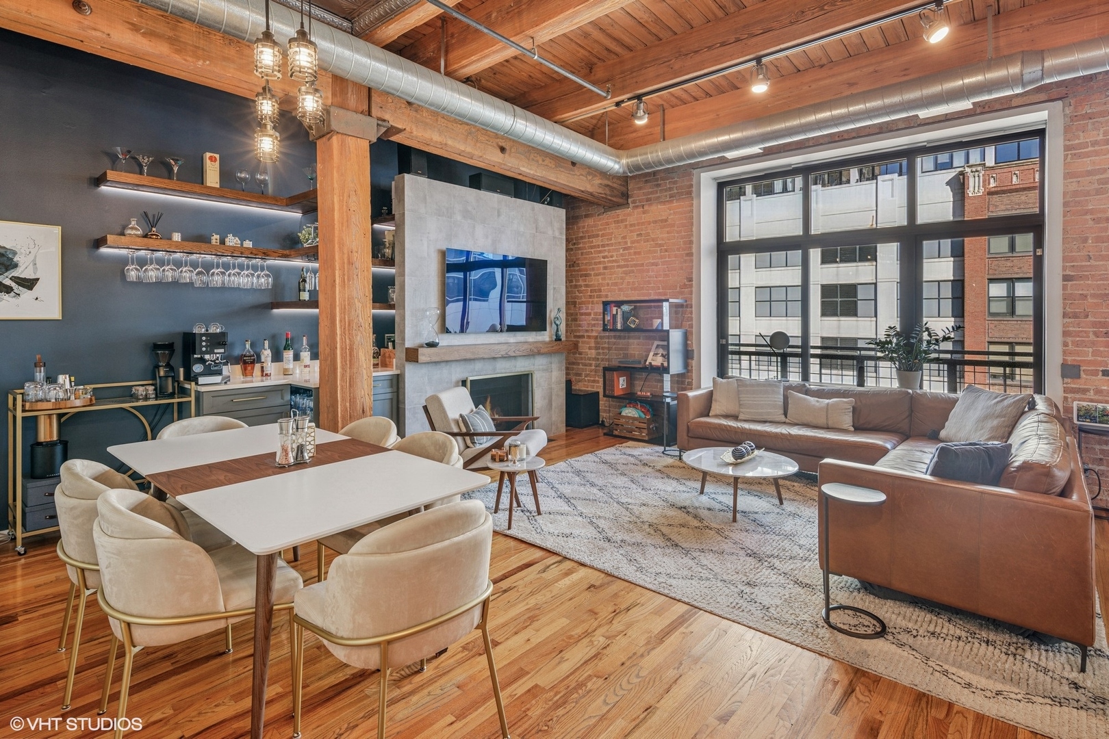 728 W Jackson Boulevard Unit: 423