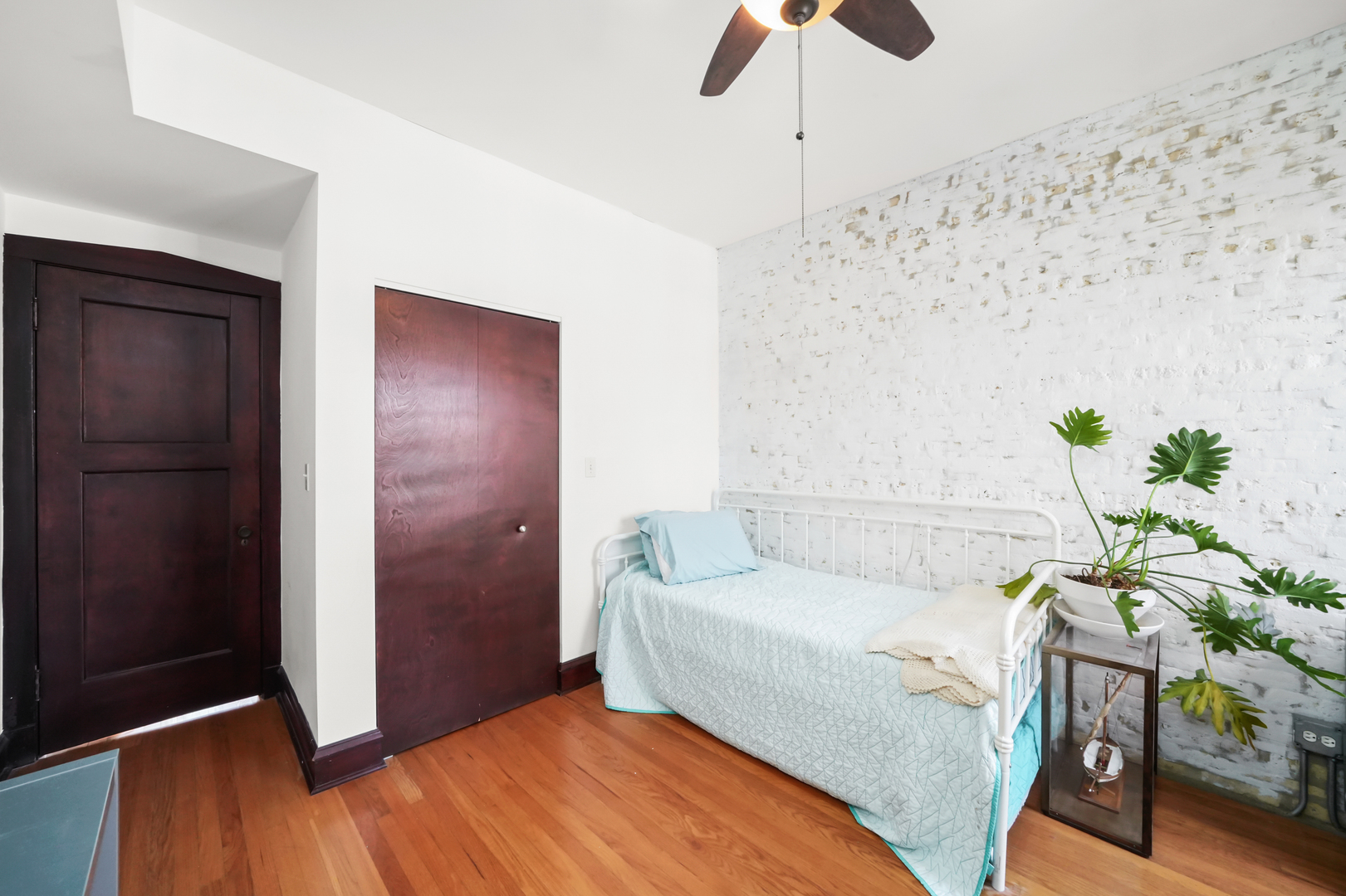 6145 N LAKEWOOD Avenue Unit: 3