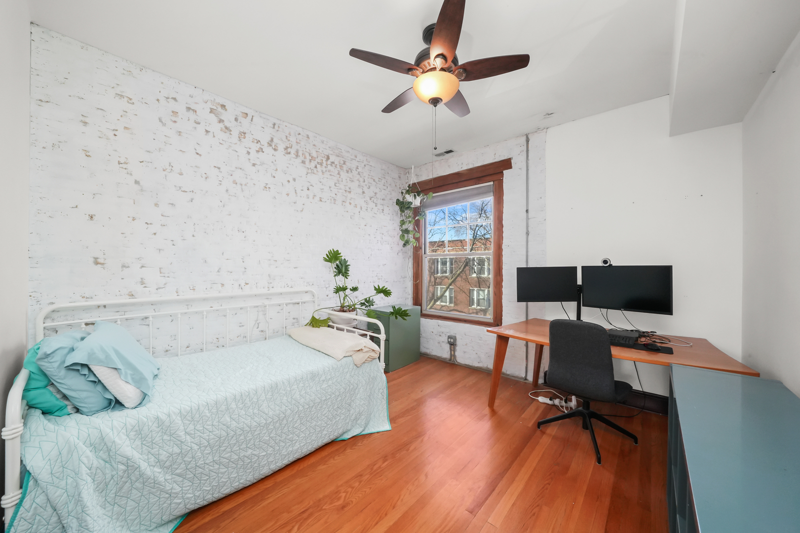 6145 N LAKEWOOD Avenue Unit: 3