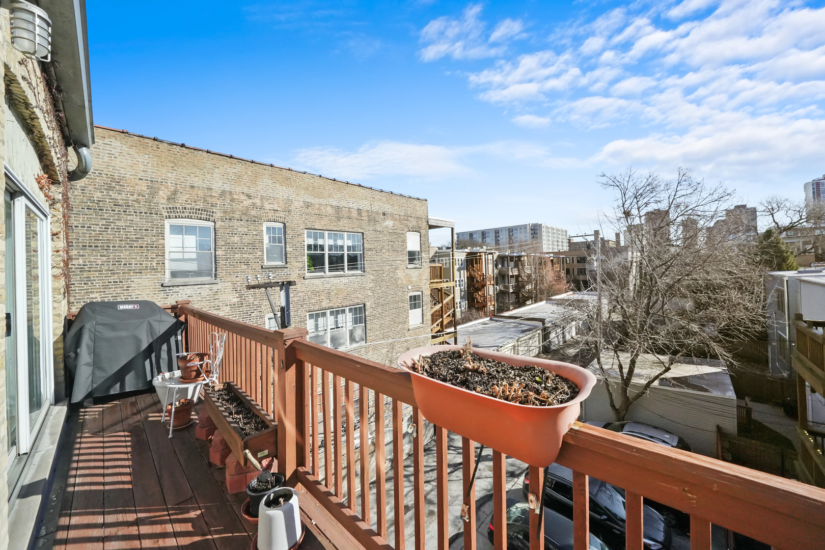 6145 N LAKEWOOD Avenue Unit: 3