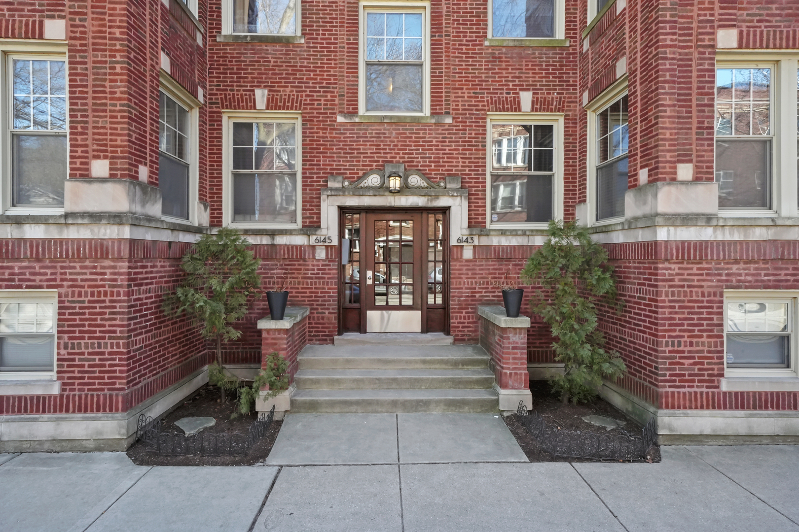 6145 N LAKEWOOD Avenue Unit: 3