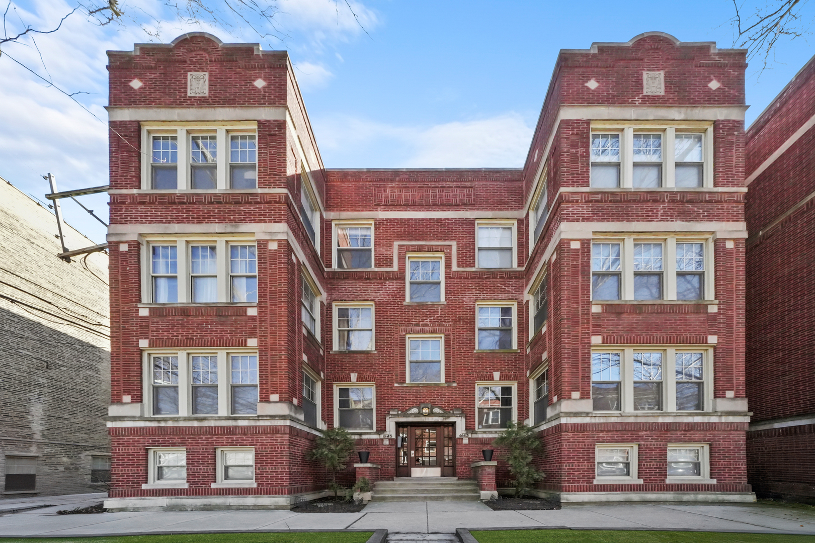 6145 N LAKEWOOD Avenue Unit: 3