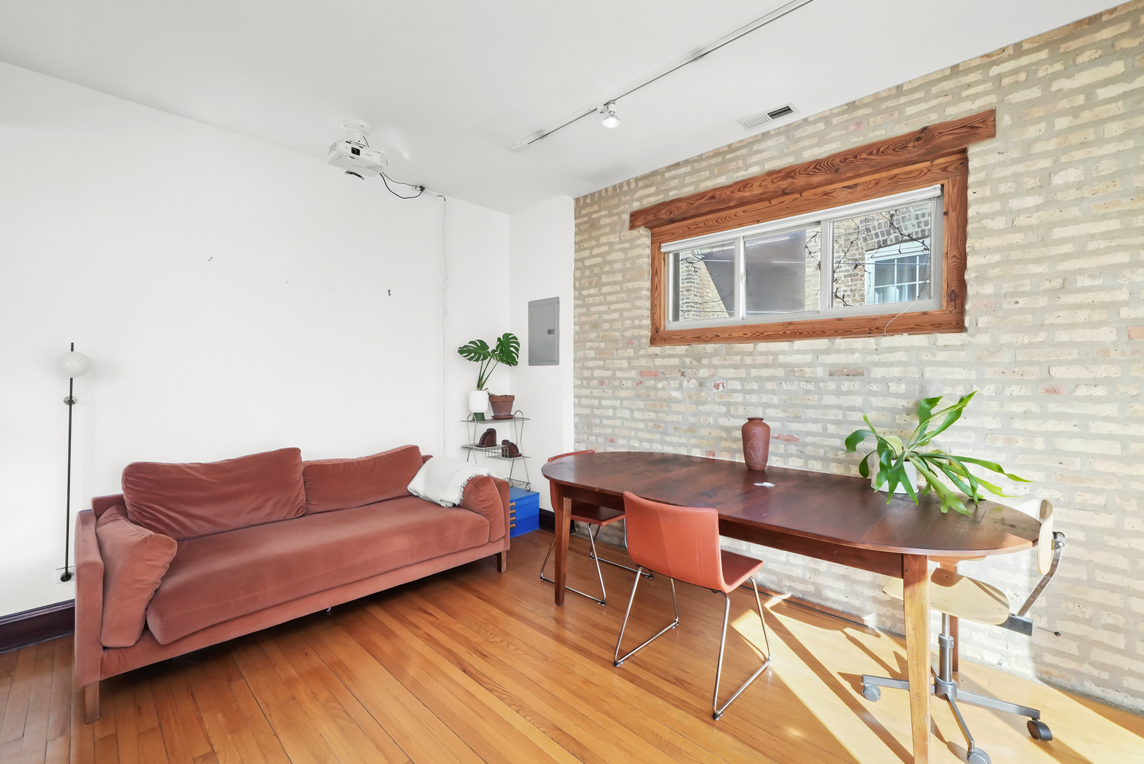 6145 N LAKEWOOD Avenue Unit: 3