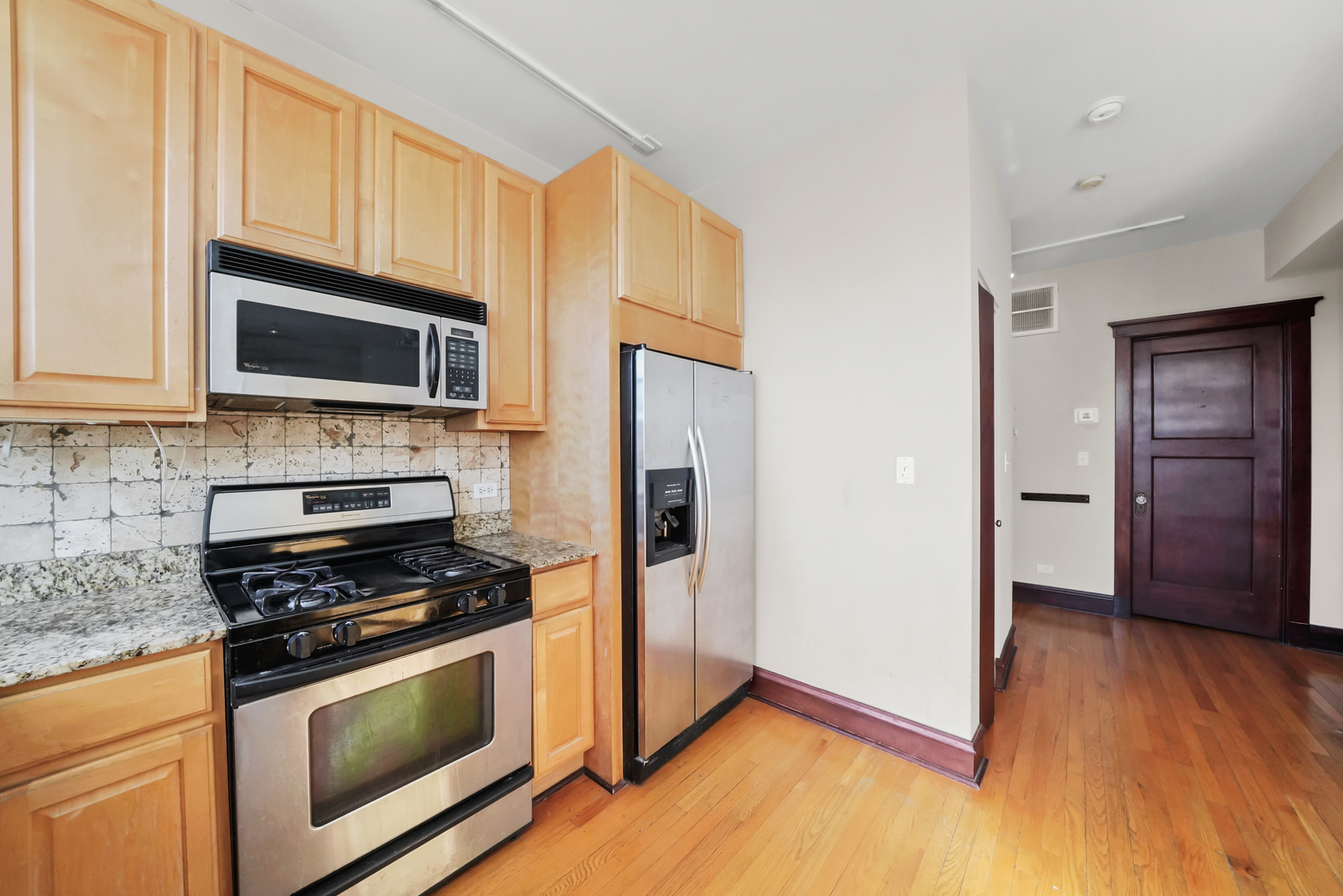 6145 N LAKEWOOD Avenue Unit: 3