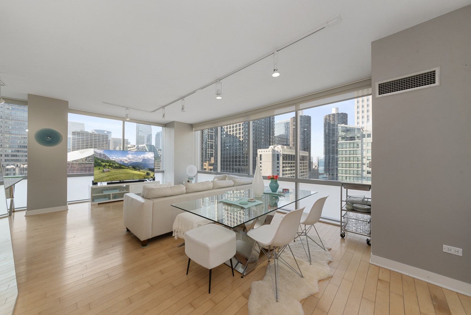 8 E RANDOLPH Street Unit: 1905