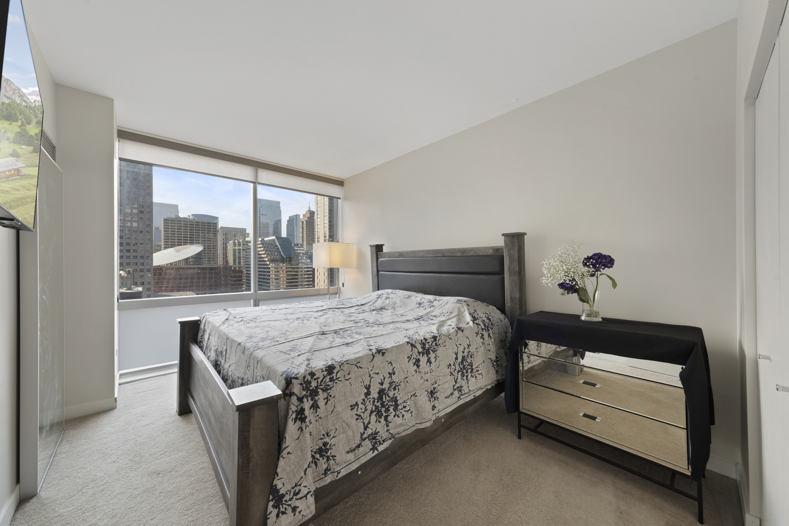 8 E RANDOLPH Street Unit: 1905