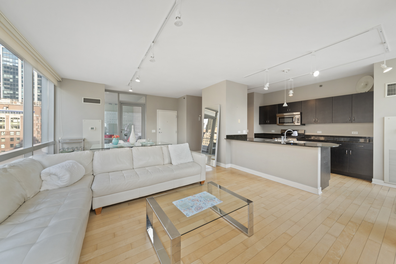 8 E RANDOLPH Street Unit: 1905