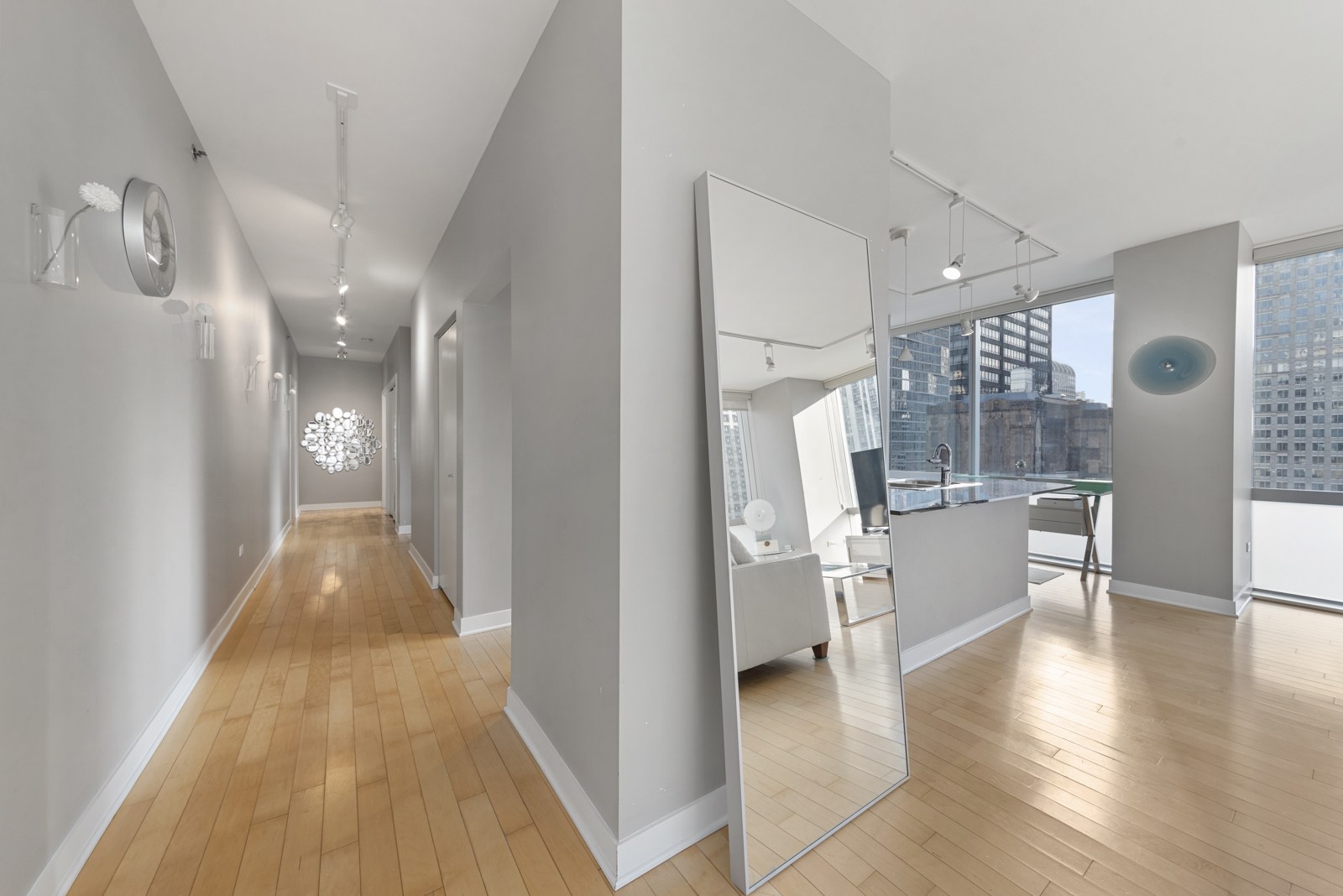 8 E RANDOLPH Street Unit: 1905