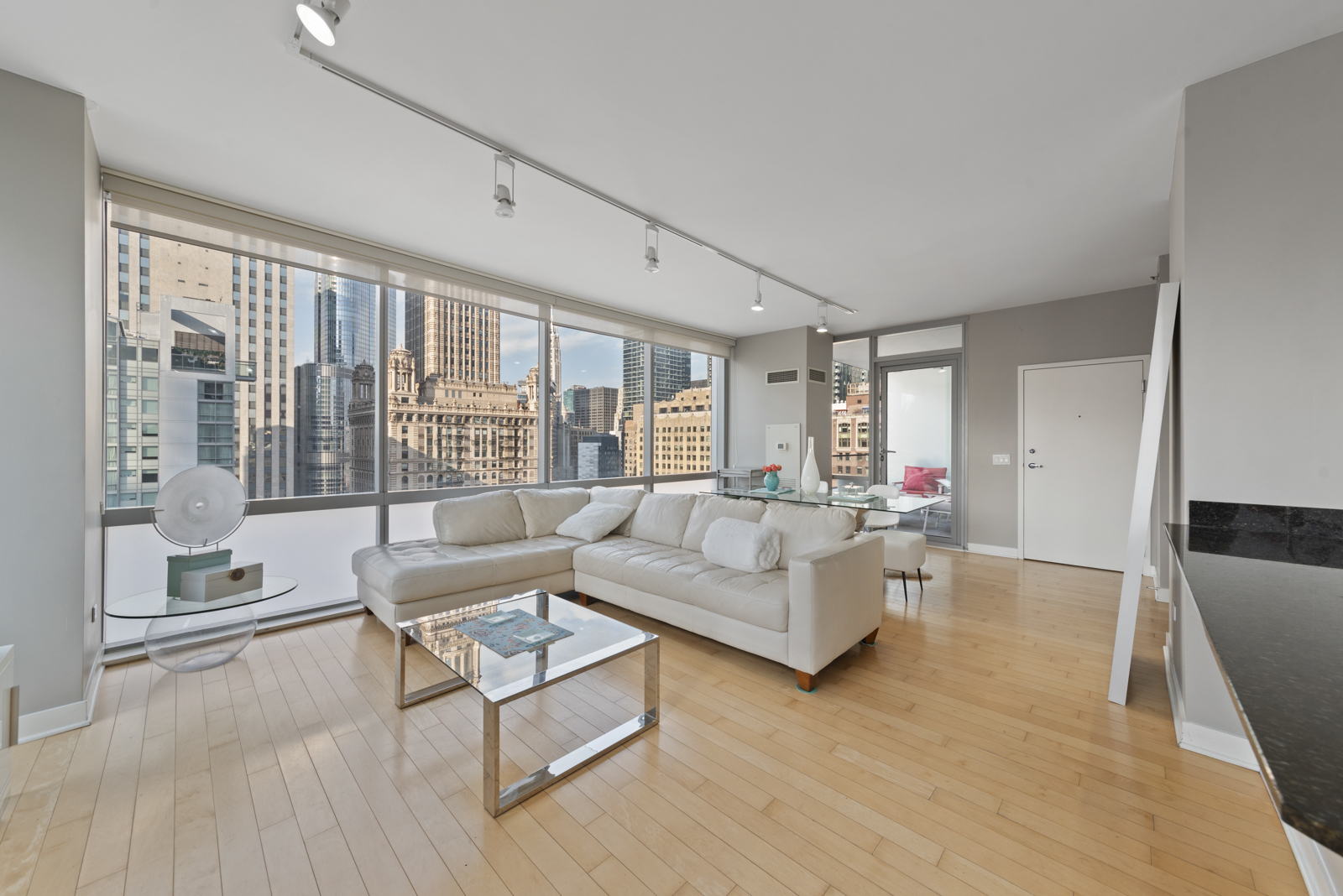 8 E RANDOLPH Street Unit: 1905
