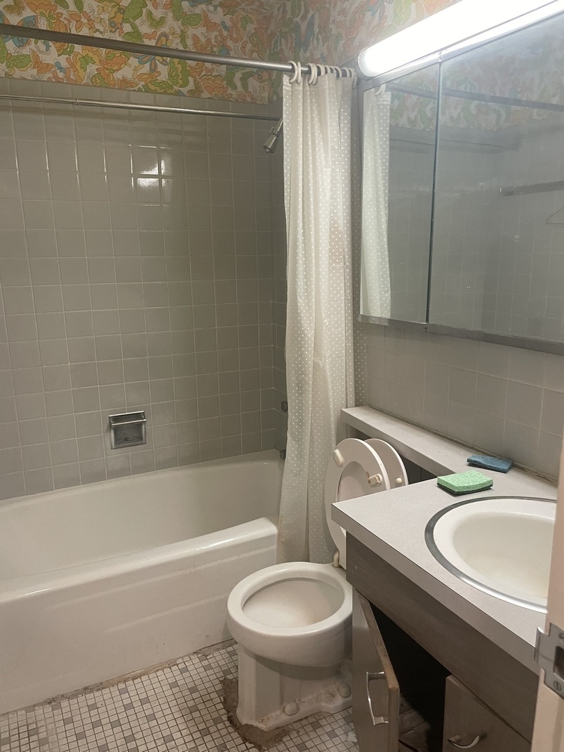 3550 N LAKE SHORE Drive Unit: 325