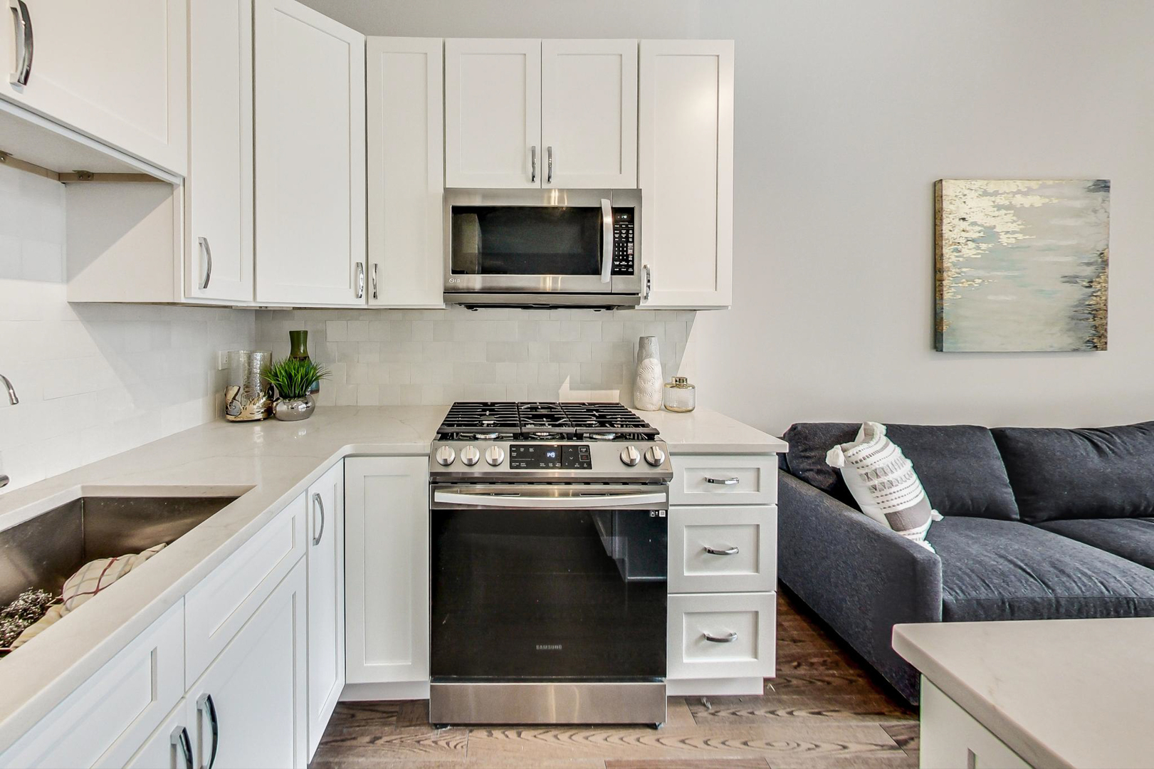 333 W HUBBARD Street Unit: 612