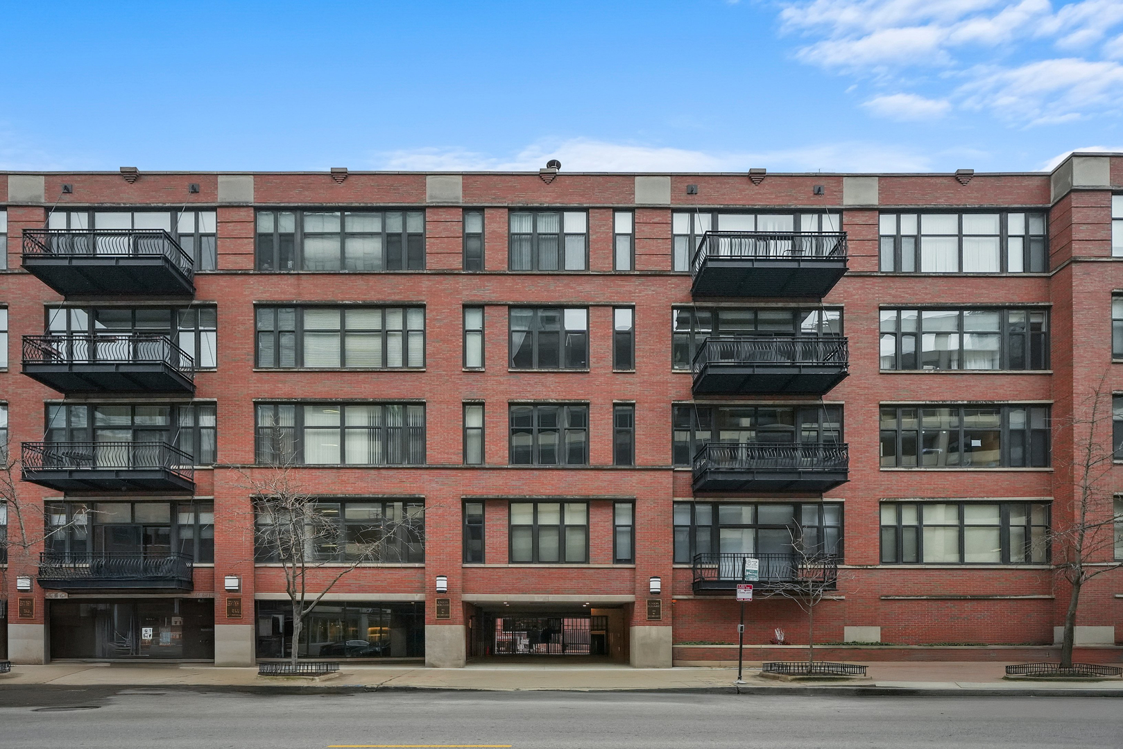 333 W HUBBARD Street Unit: 612