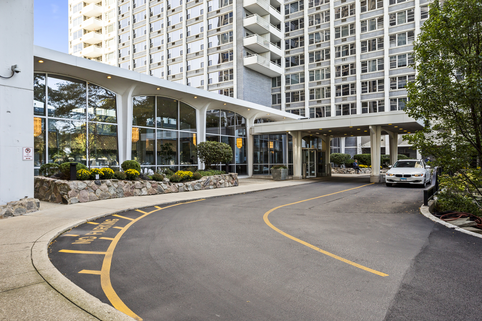 4250 N Marine Drive Unit: 322