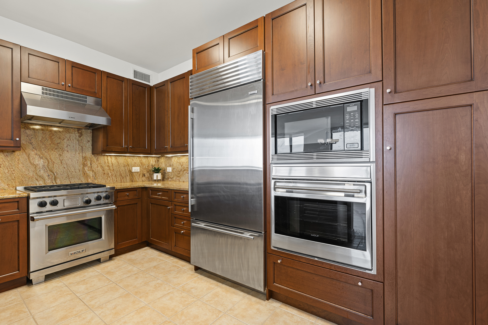 600 N Lake Shore Drive Unit: 2711
