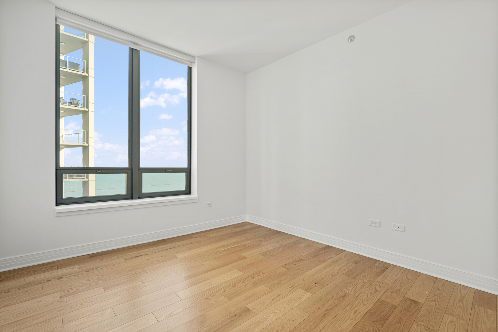 600 N Lake Shore Drive Unit: 2711