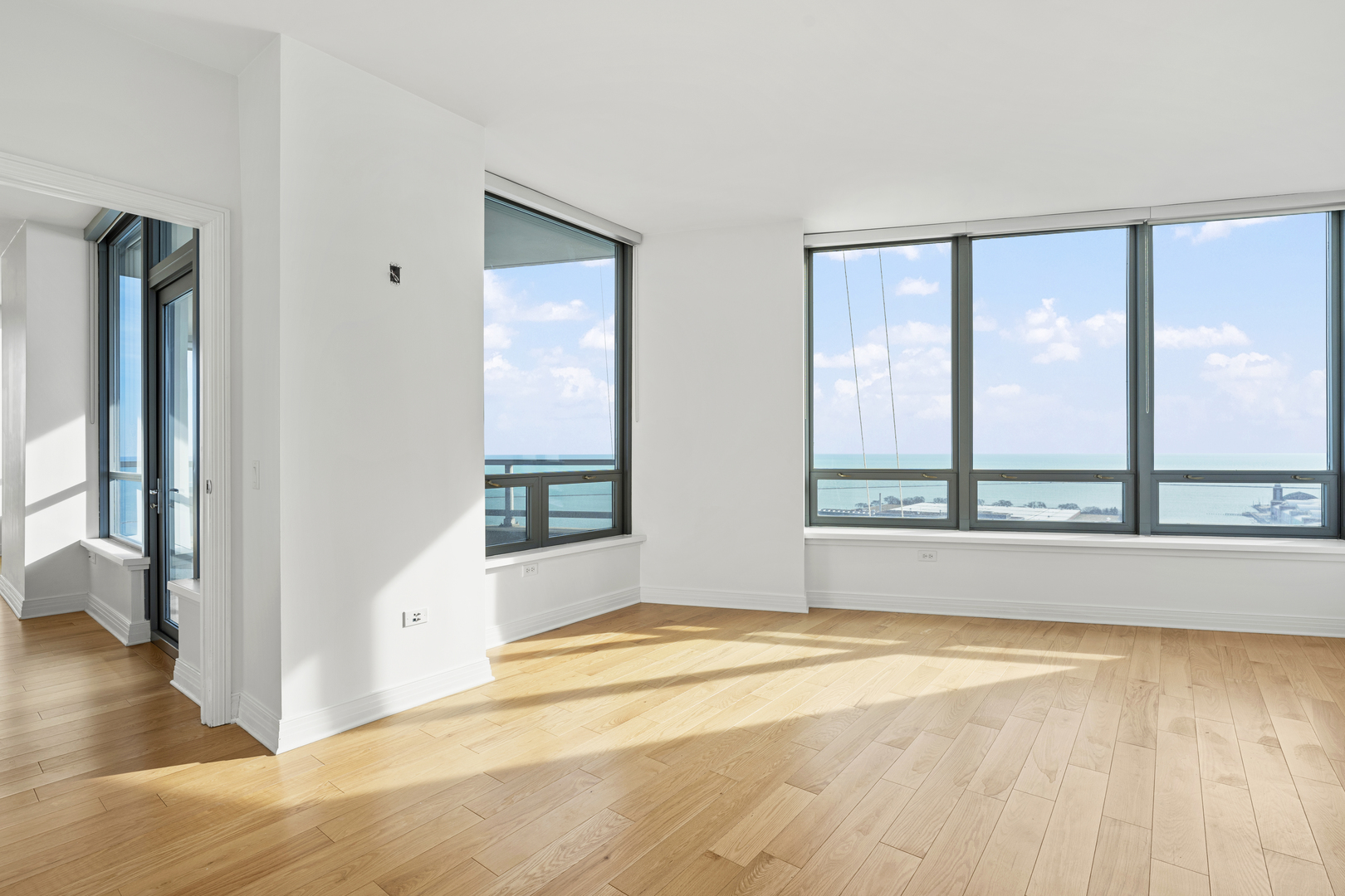 600 N Lake Shore Drive Unit: 2711