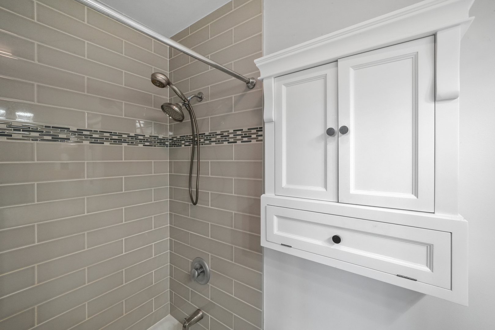 2255 N Wayne Avenue Unit: C1
