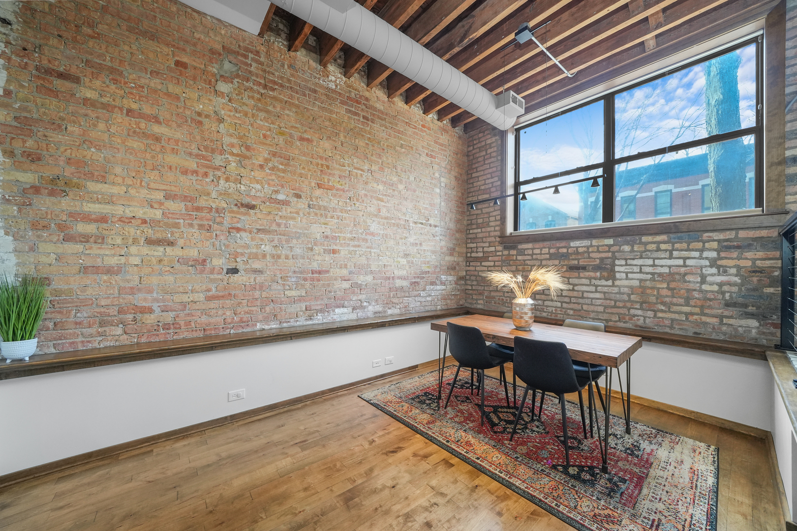 2255 N Wayne Avenue Unit: C1