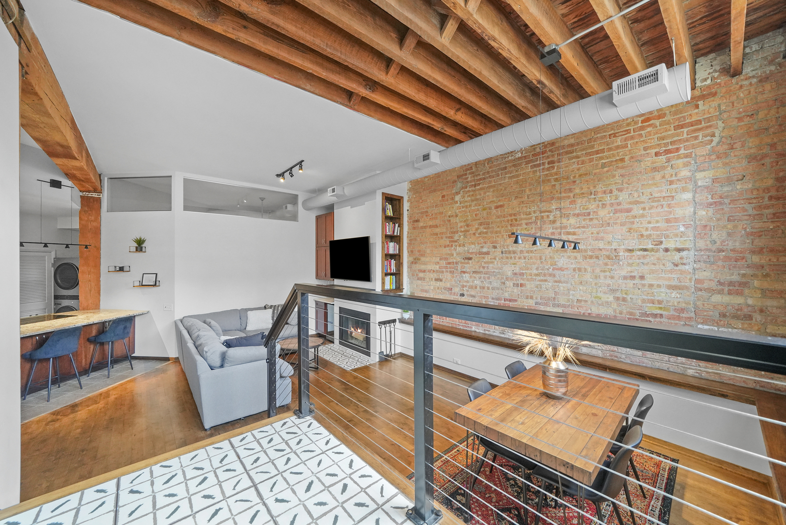 2255 N Wayne Avenue Unit: C1