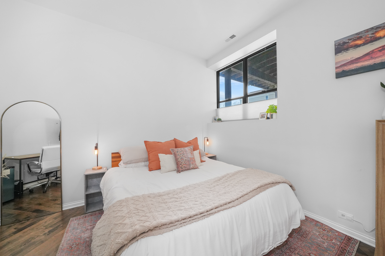 2255 N Wayne Avenue Unit: C1