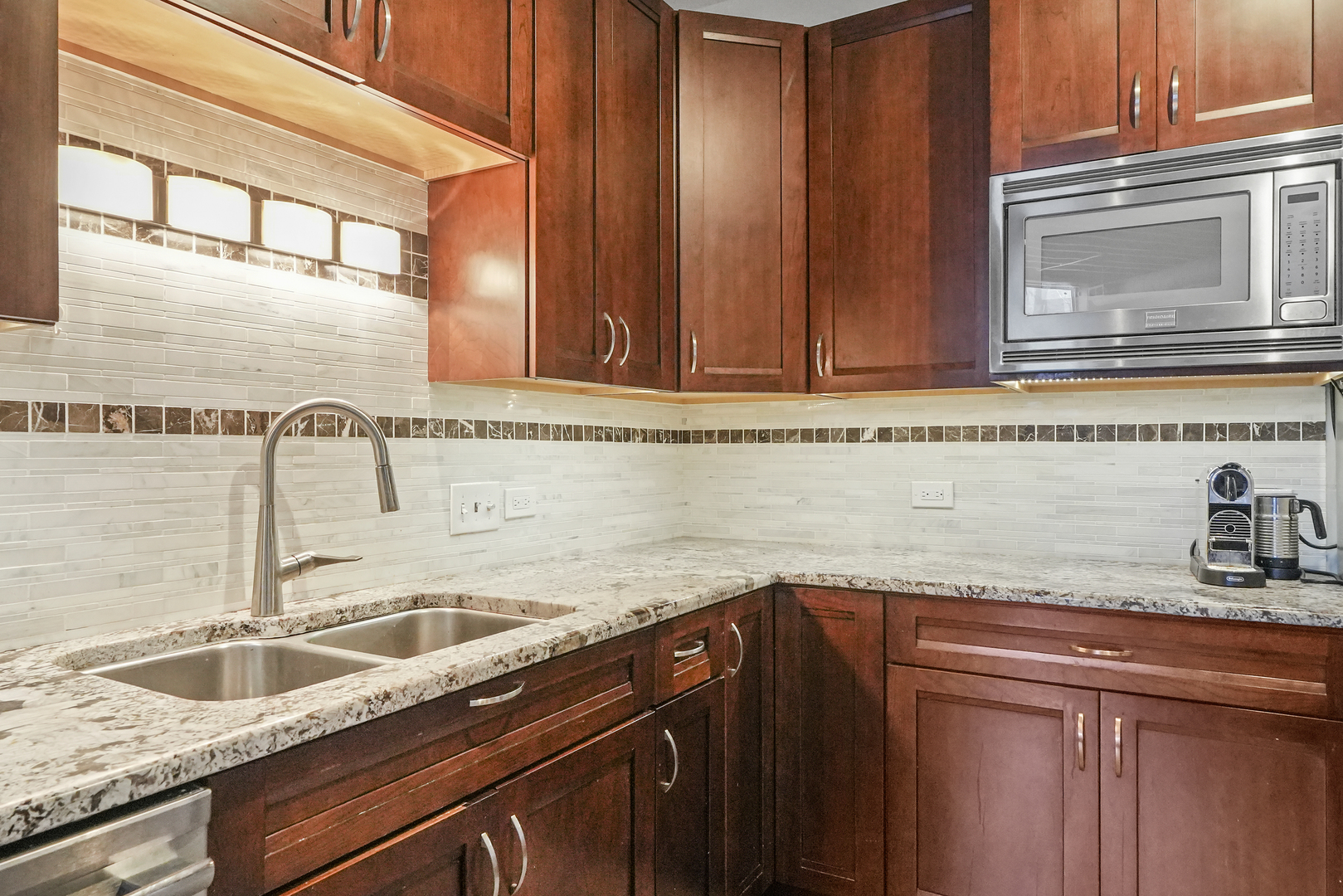 2255 N Wayne Avenue Unit: C1