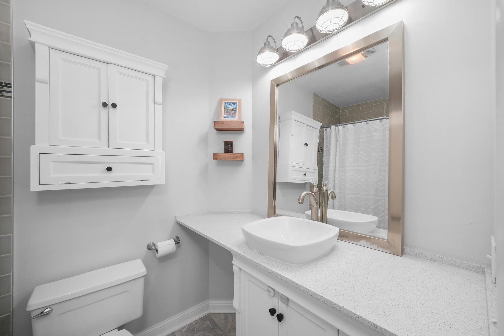 2255 N Wayne Avenue Unit: C1