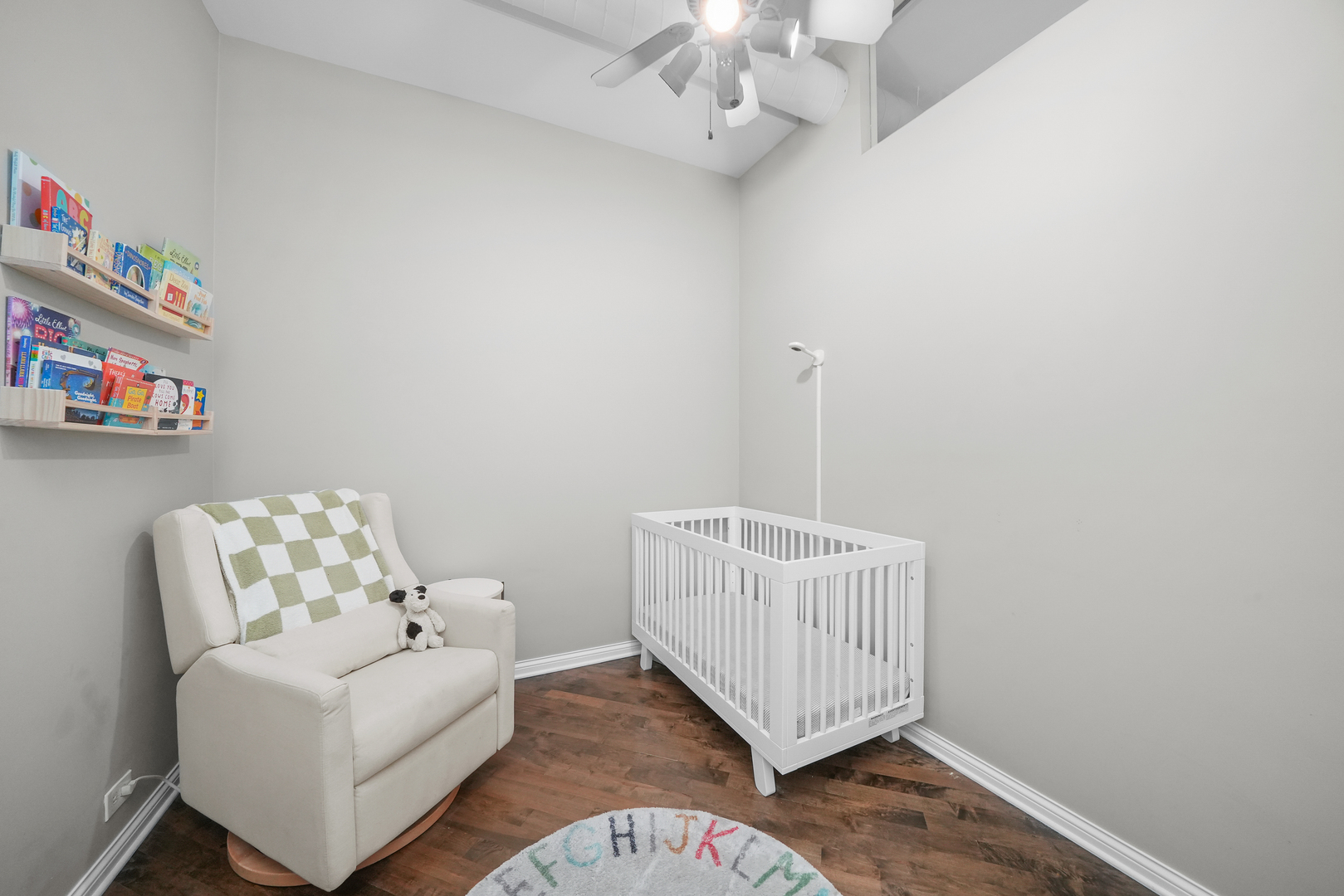 2255 N Wayne Avenue Unit: C1