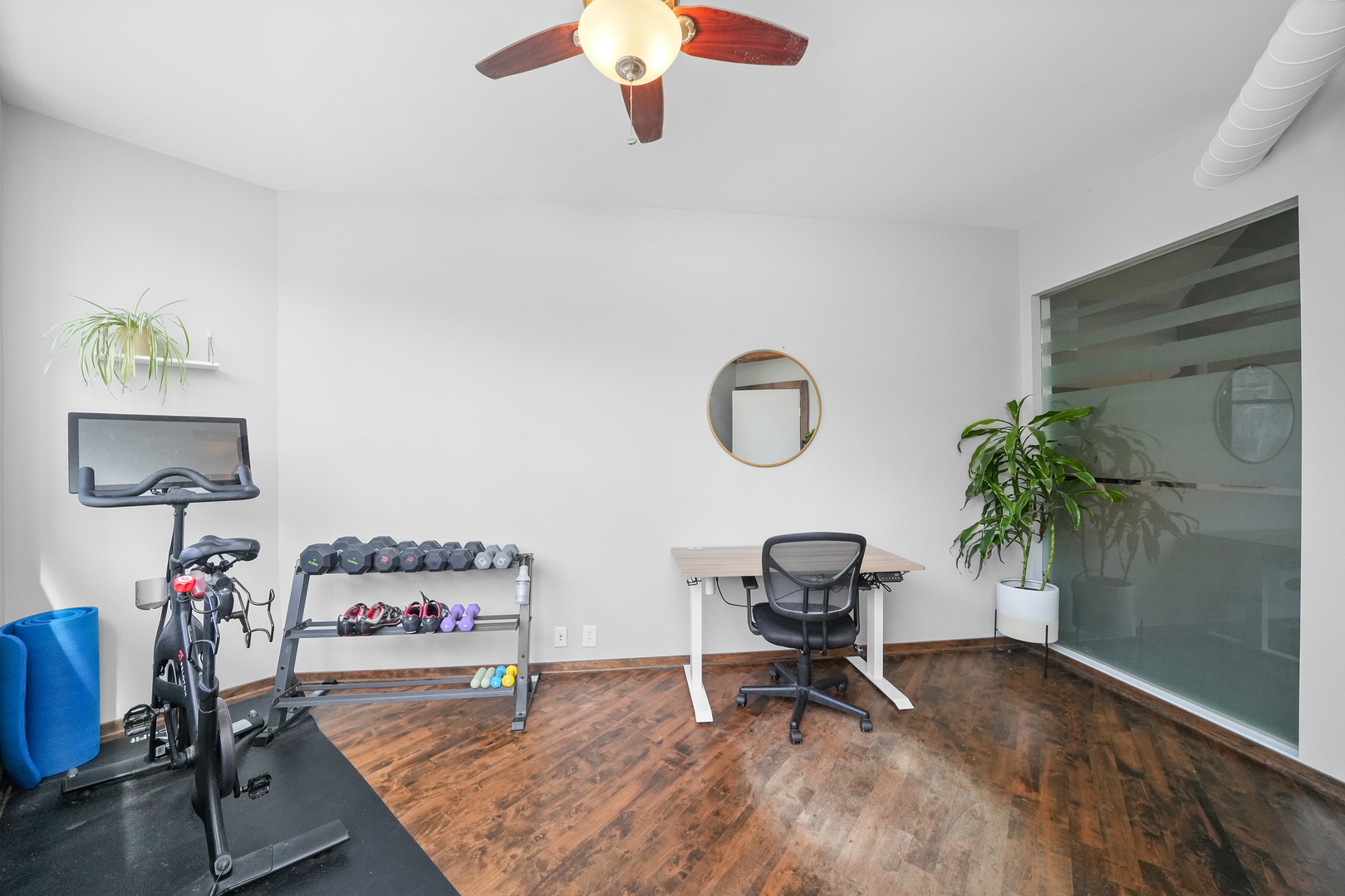 2255 N Wayne Avenue Unit: C1