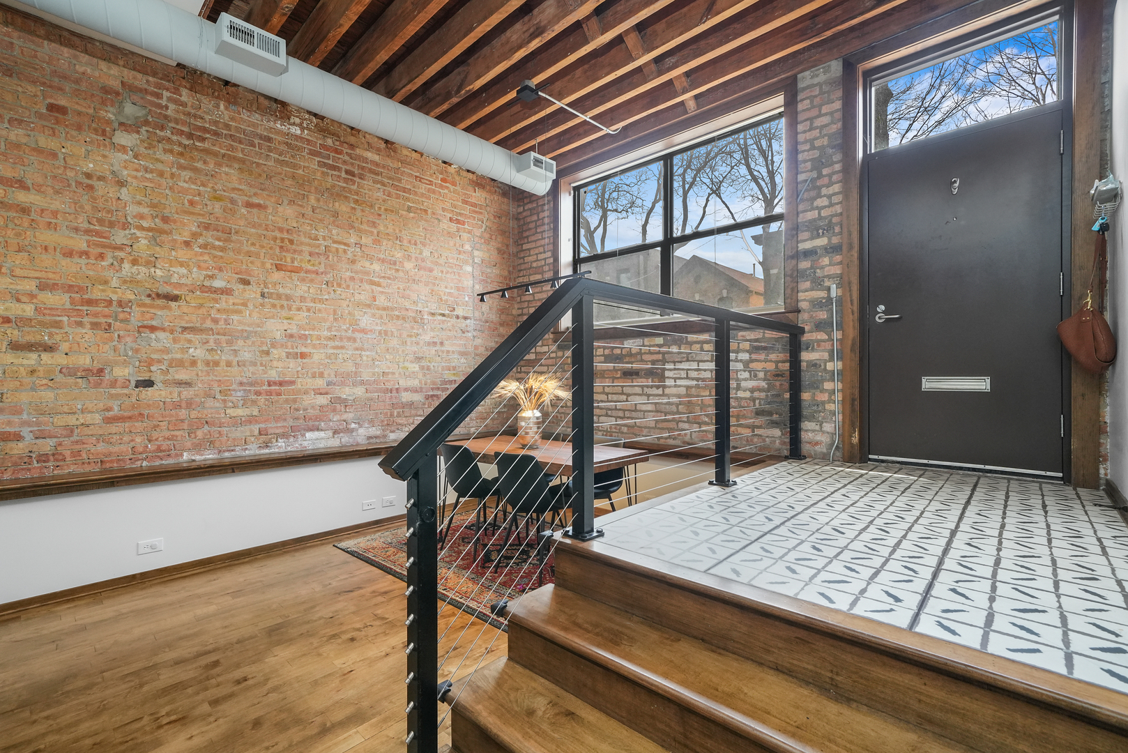 2255 N Wayne Avenue Unit: C1