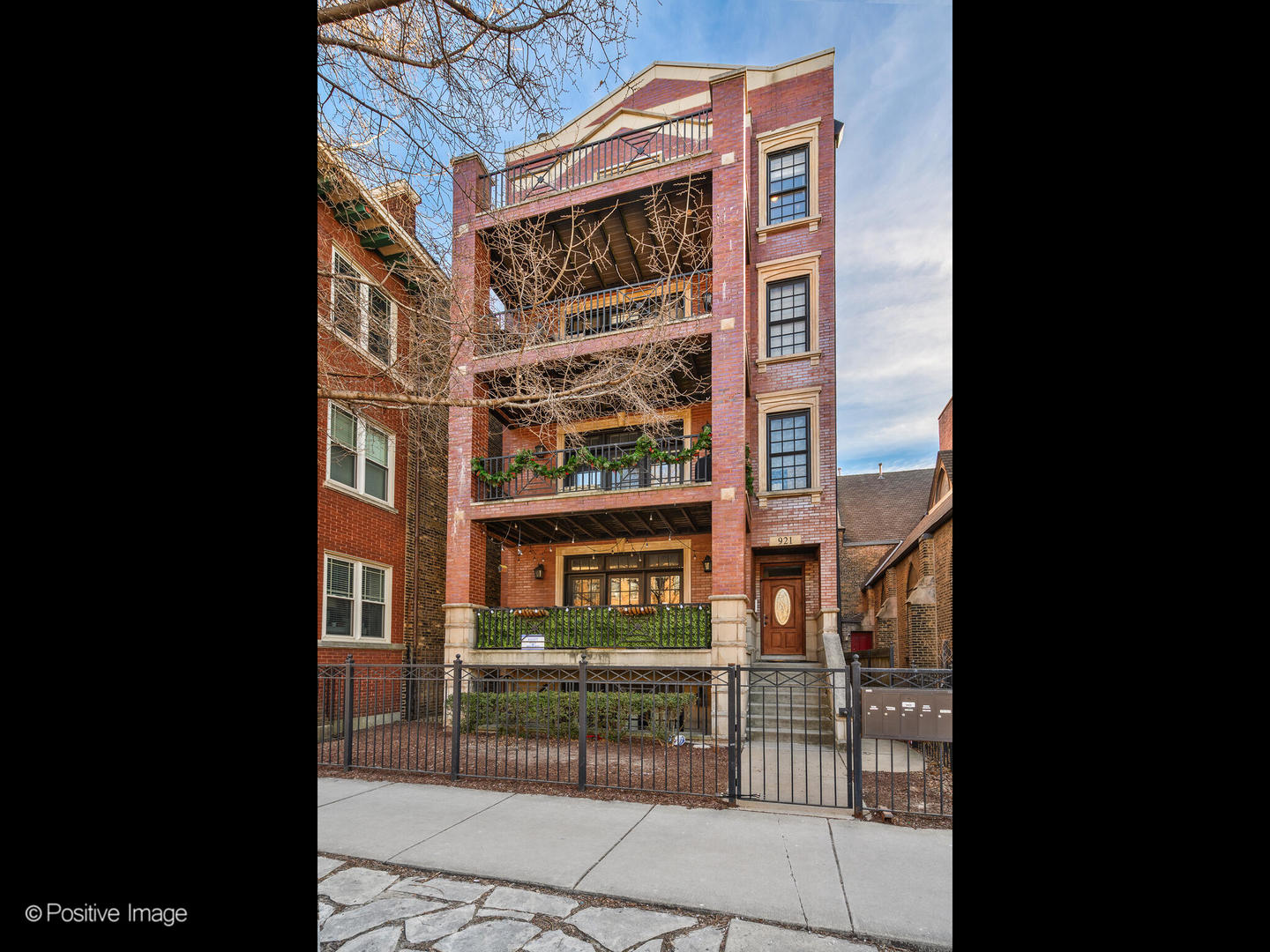 921 W Diversey Parkway Unit: 4