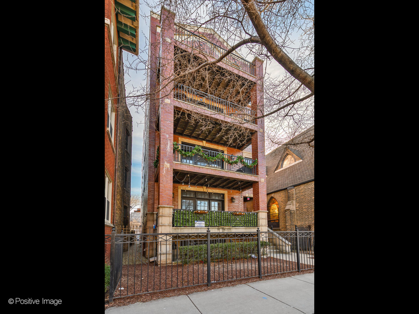 921 W Diversey Parkway Unit: 4