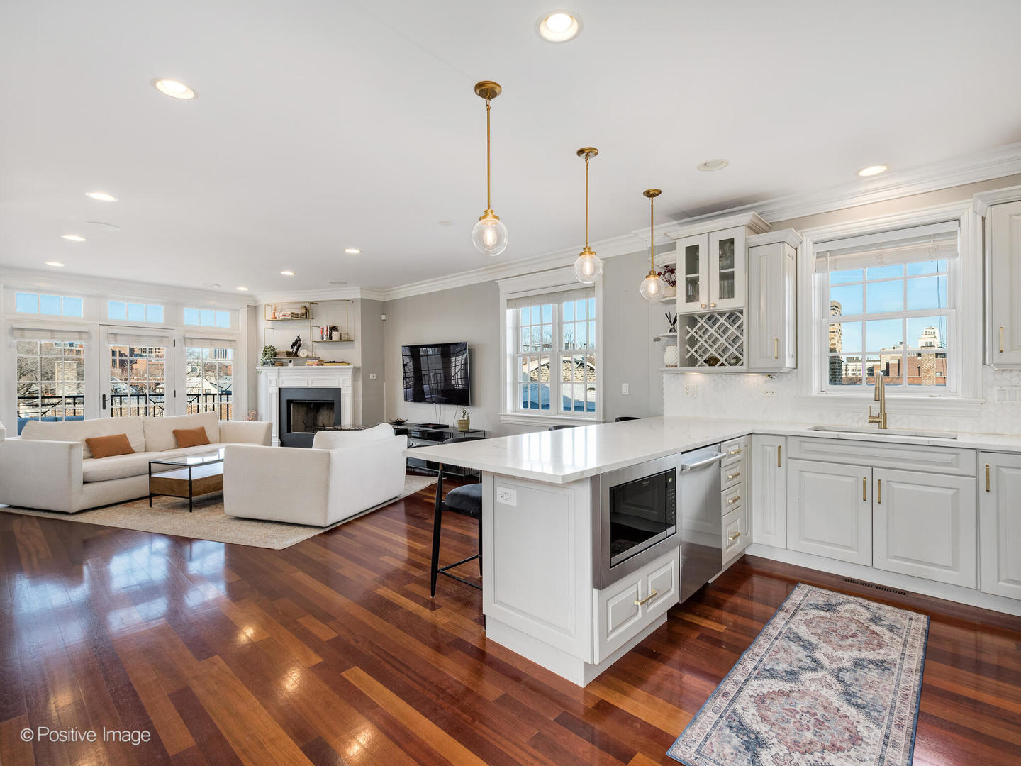 921 W Diversey Parkway Unit: 4