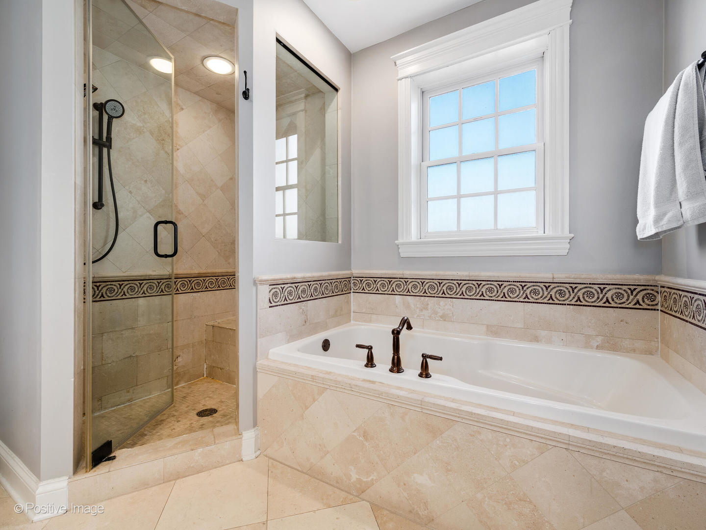 921 W Diversey Parkway Unit: 4