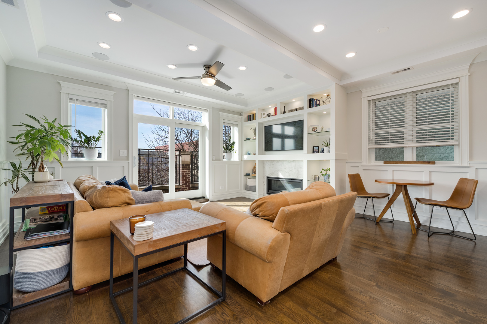 2731 N Southport Avenue Unit: 3