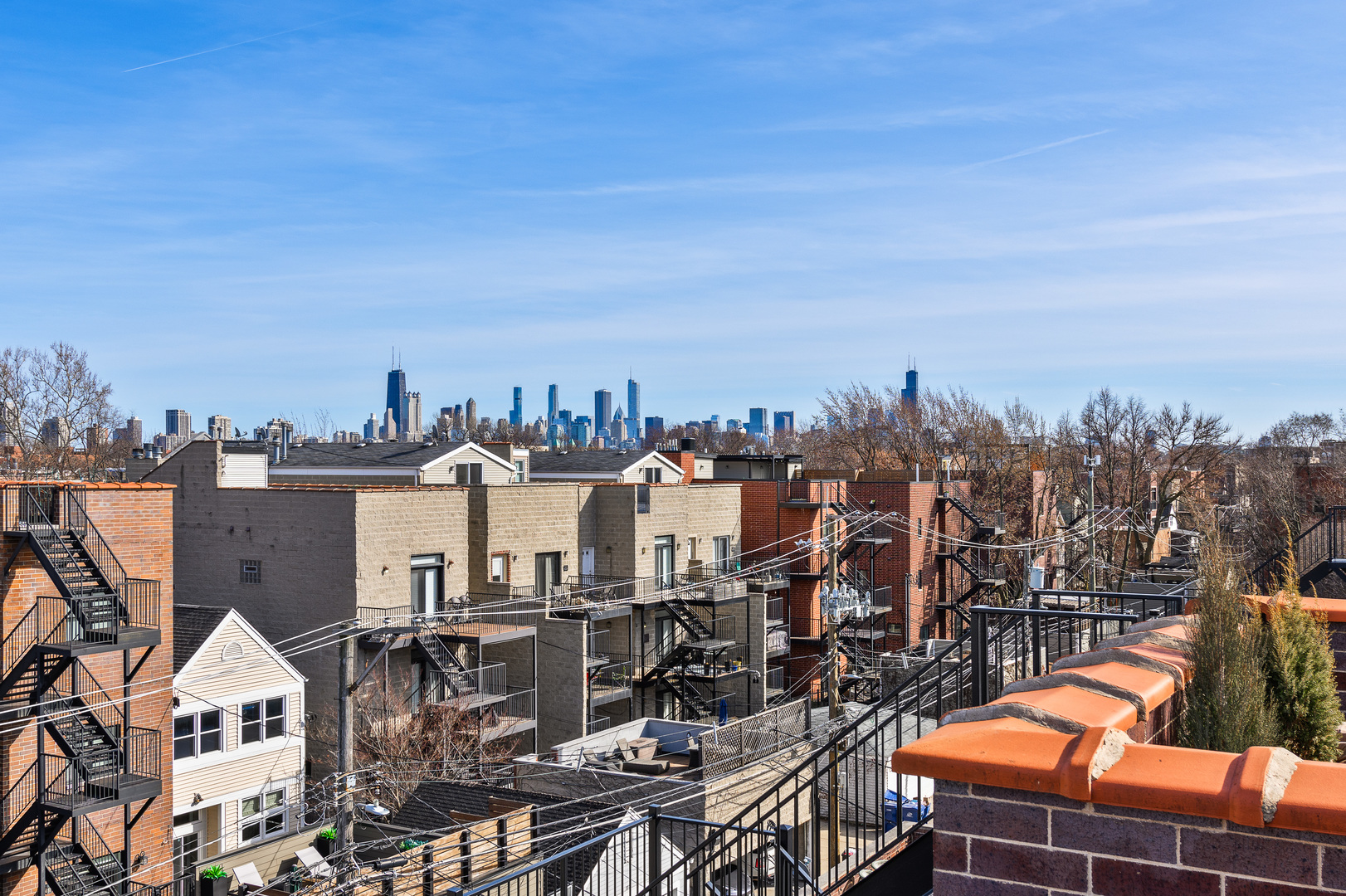 2731 N Southport Avenue Unit: 3