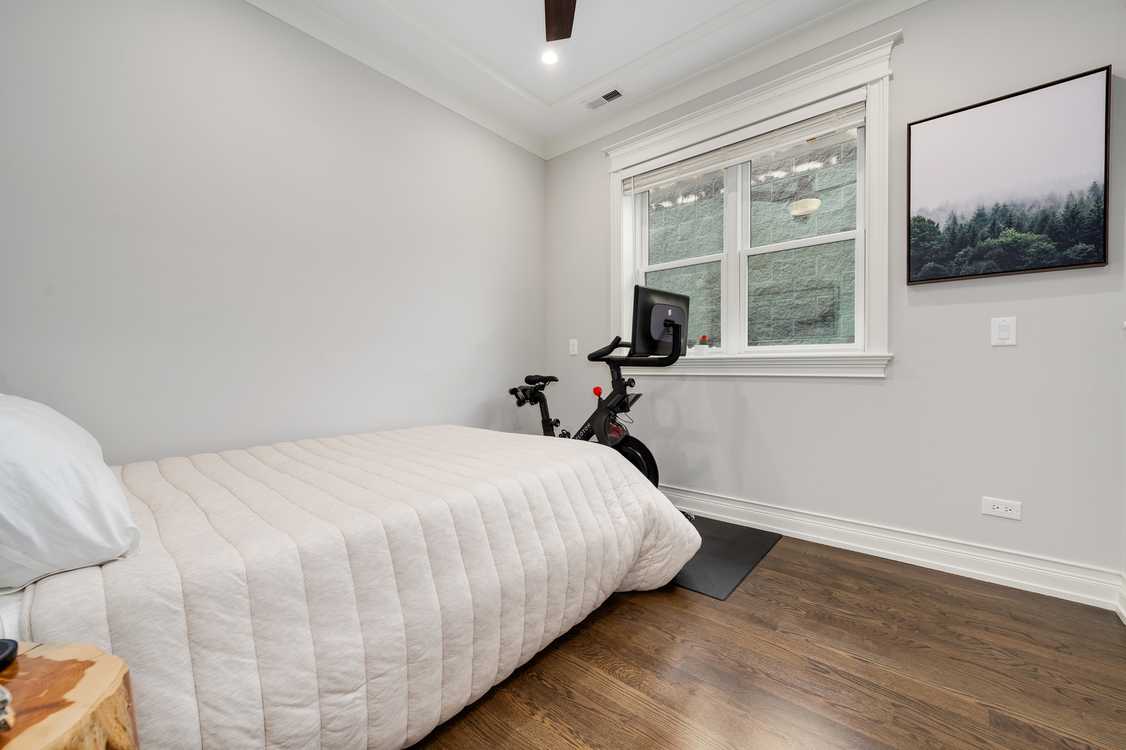 2731 N Southport Avenue Unit: 3