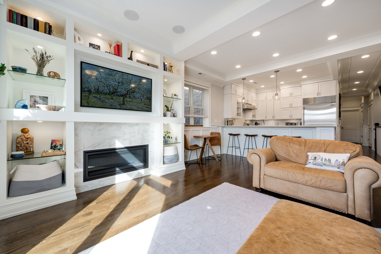 2731 N Southport Avenue Unit: 3