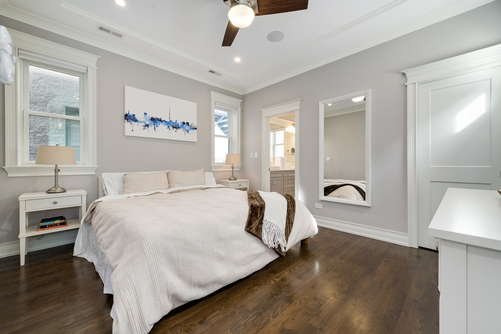 2731 N Southport Avenue Unit: 3