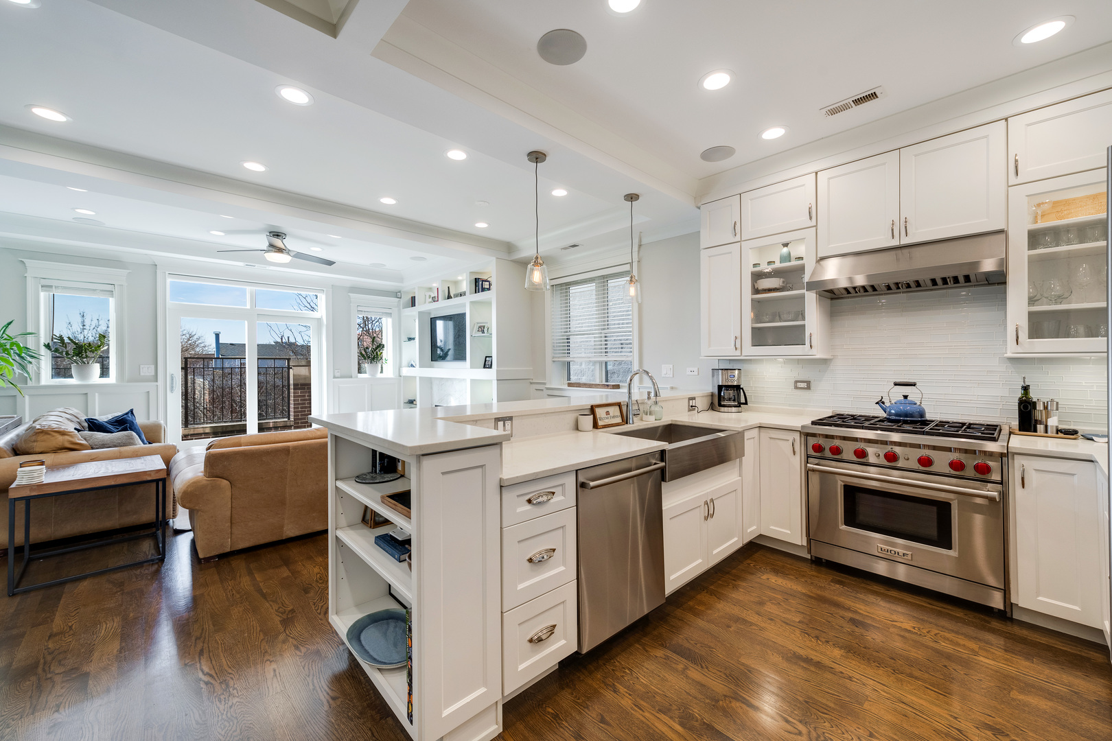 2731 N Southport Avenue Unit: 3