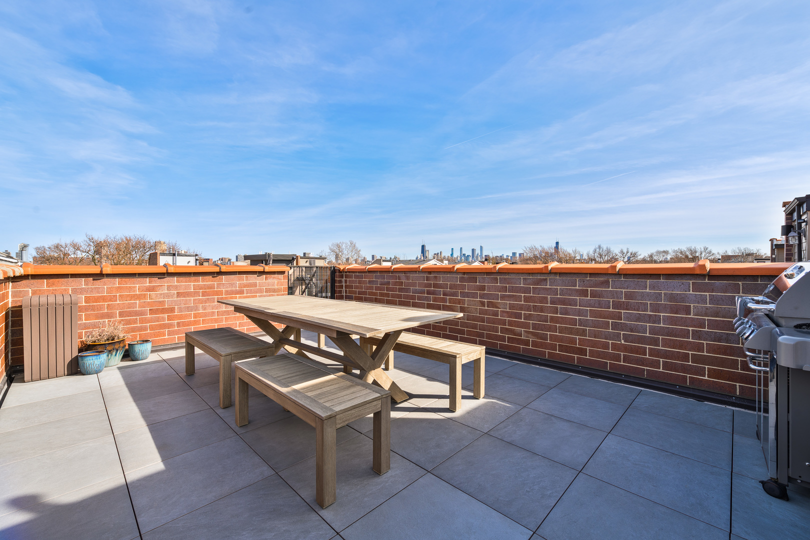 2731 N Southport Avenue Unit: 3