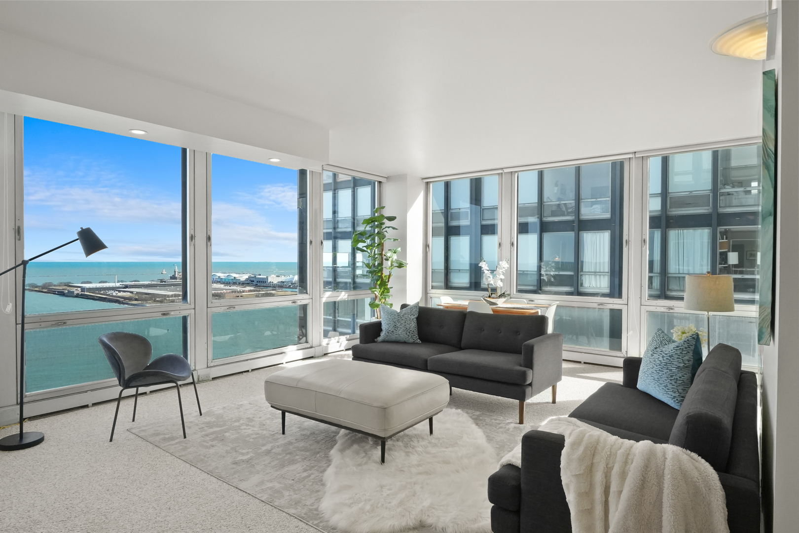 880 N LAKE SHORE Drive Unit: 22D