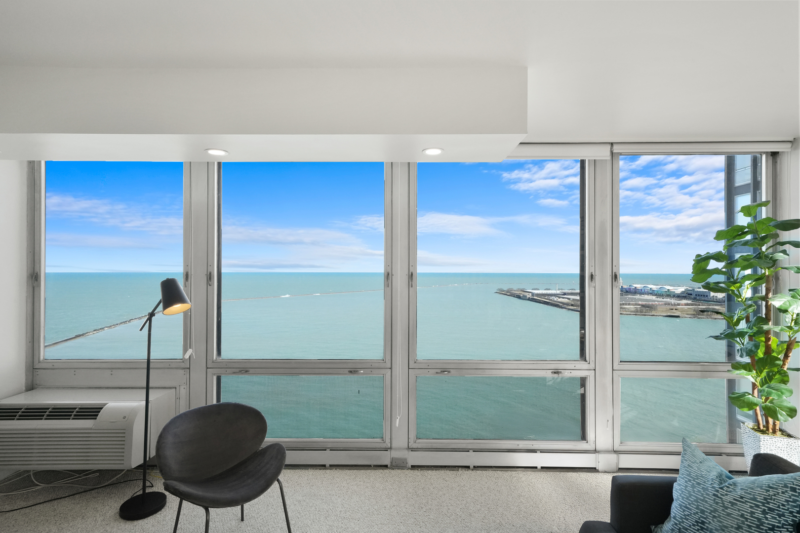 880 N LAKE SHORE Drive Unit: 22D