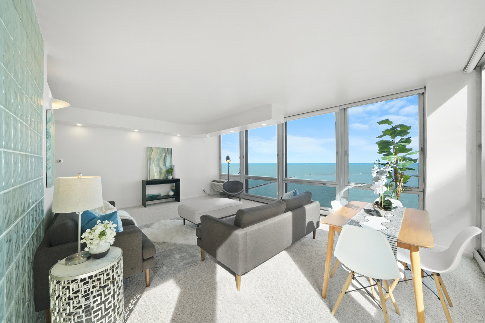 880 N LAKE SHORE Drive Unit: 22D
