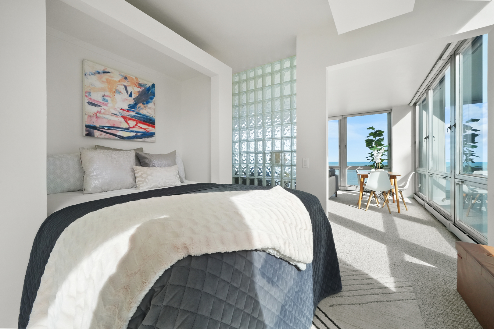 880 N LAKE SHORE Drive Unit: 22D