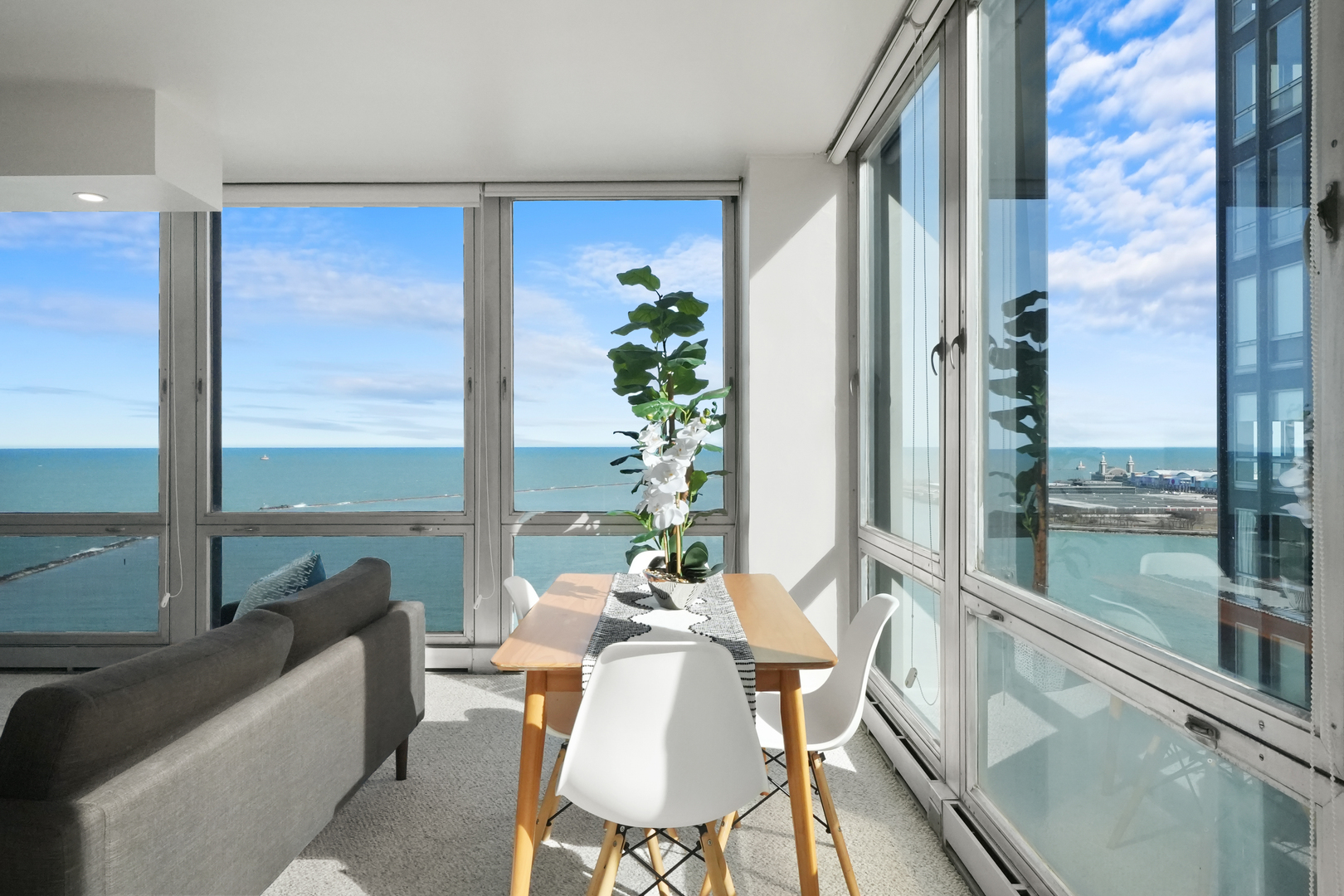 880 N LAKE SHORE Drive Unit: 22D