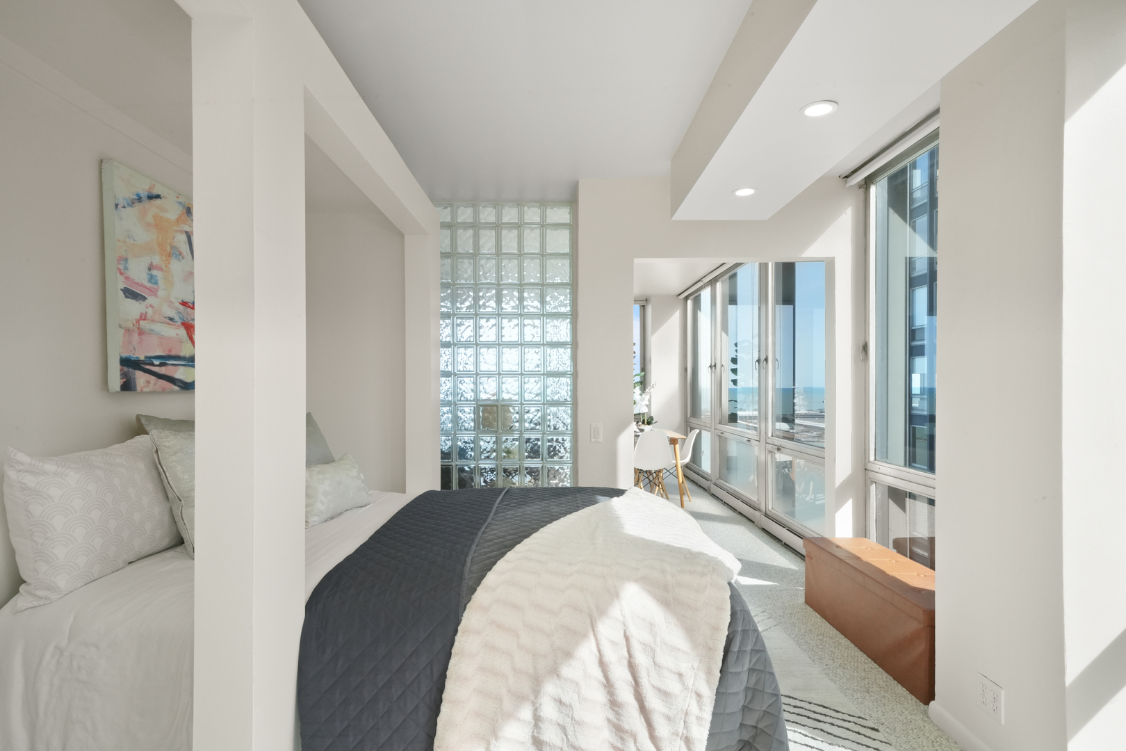 880 N LAKE SHORE Drive Unit: 22D