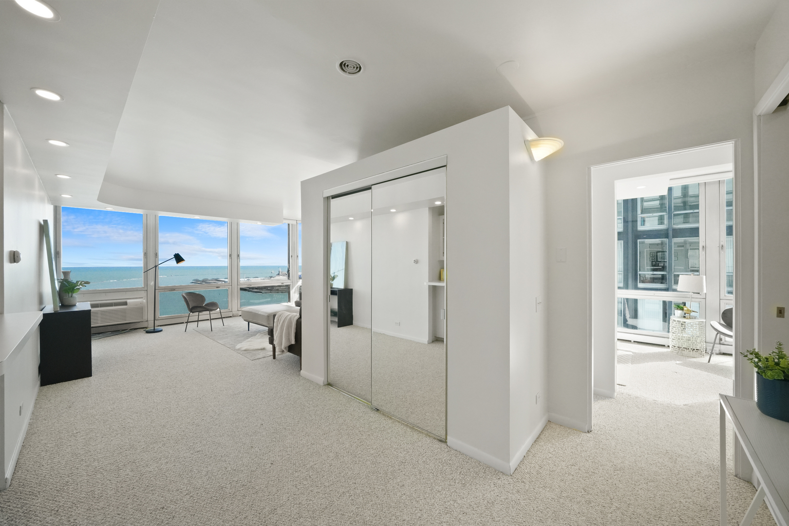 880 N LAKE SHORE Drive Unit: 22D