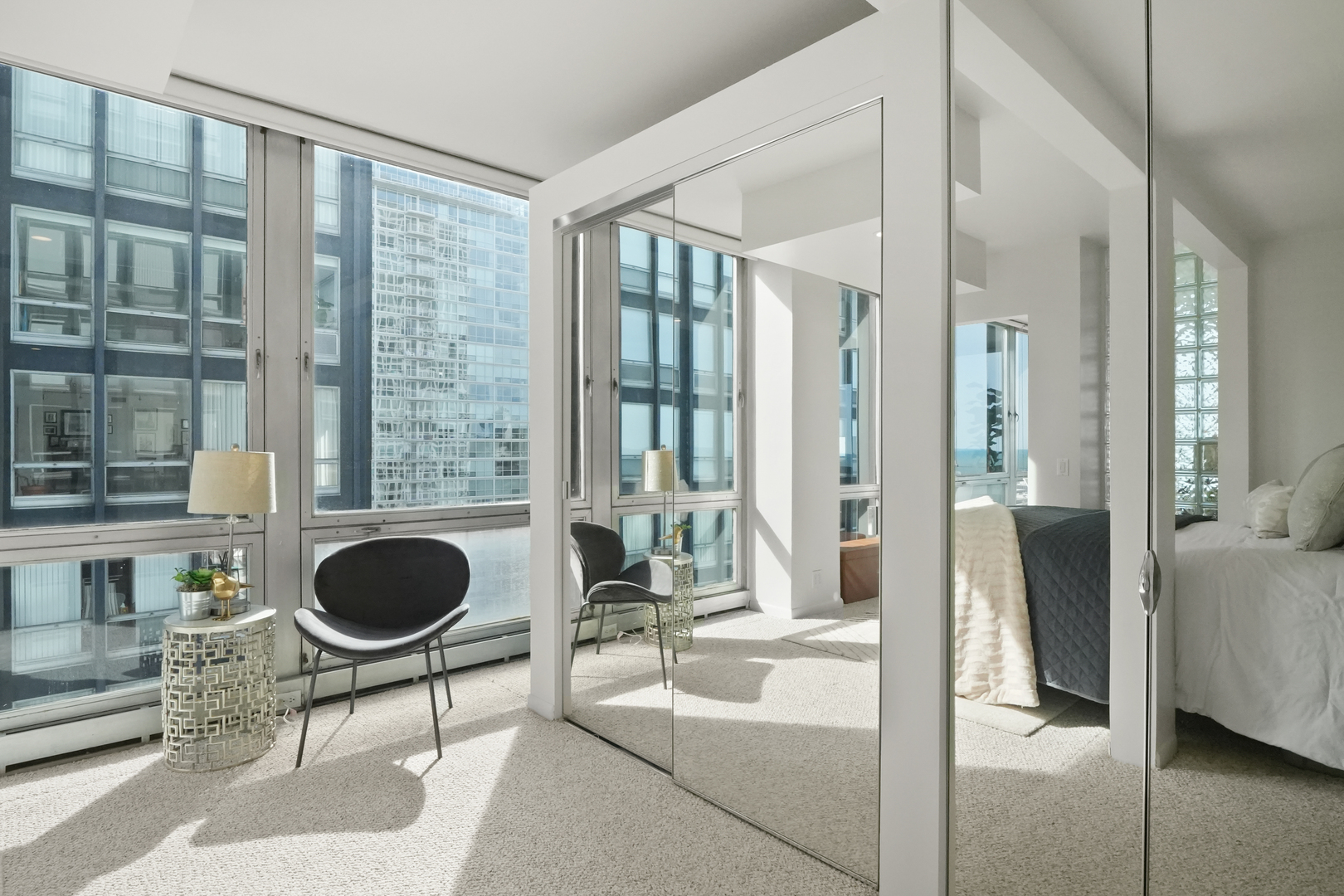 880 N LAKE SHORE Drive Unit: 22D